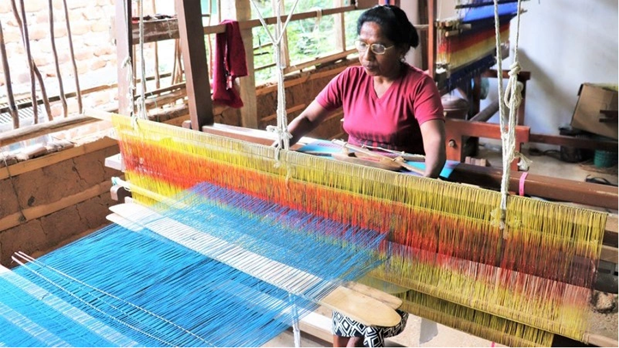 Dumbara Mat Weaving