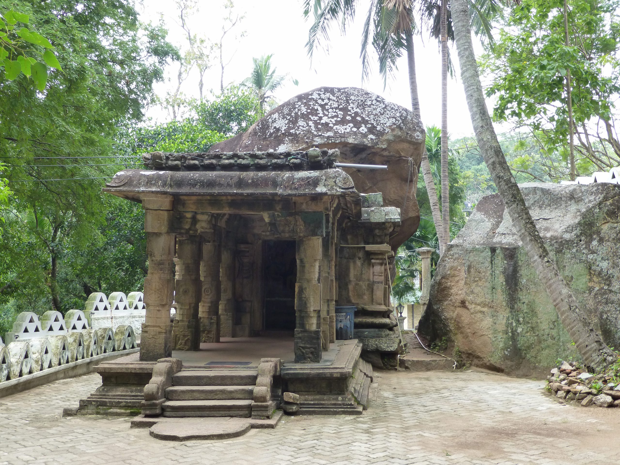 Silver Temple (Ridi Viharaya)