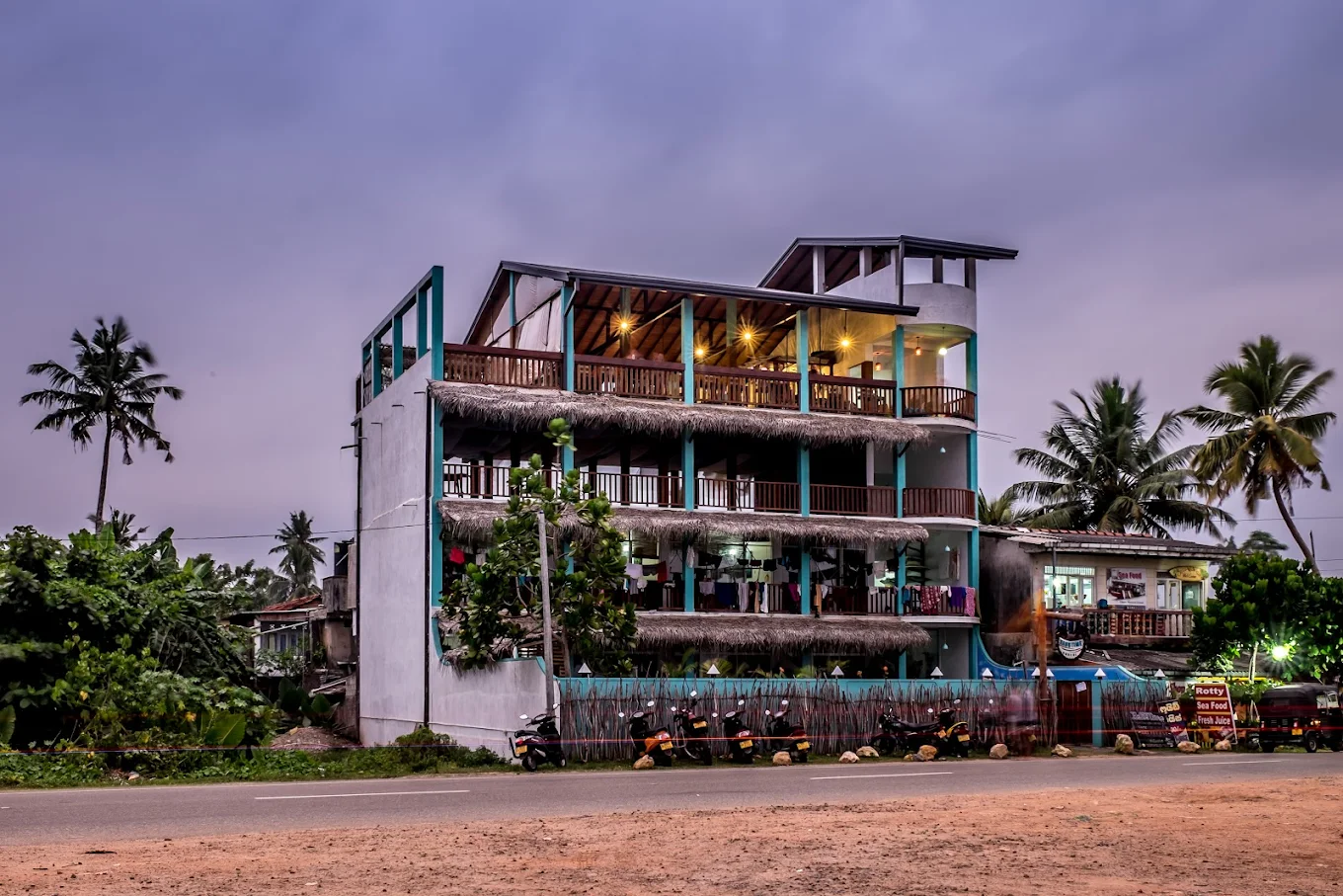Hangtime Hostel Coworking Weligama